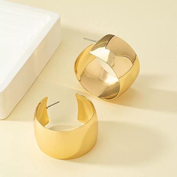 3/$20 Chunky Statement Gold Hoop Earrings - Picture 6 of 11